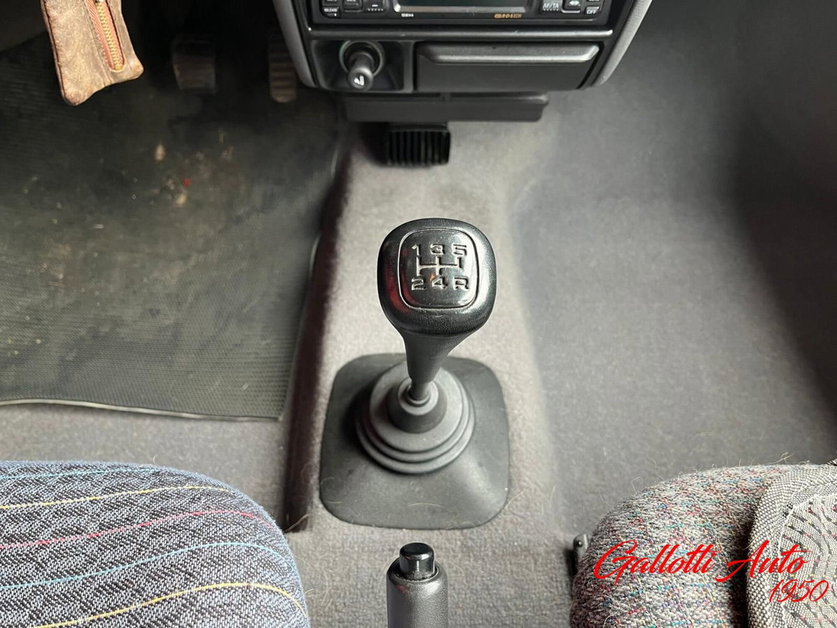 Ford Fiesta 1.1 5 porte SX (13)