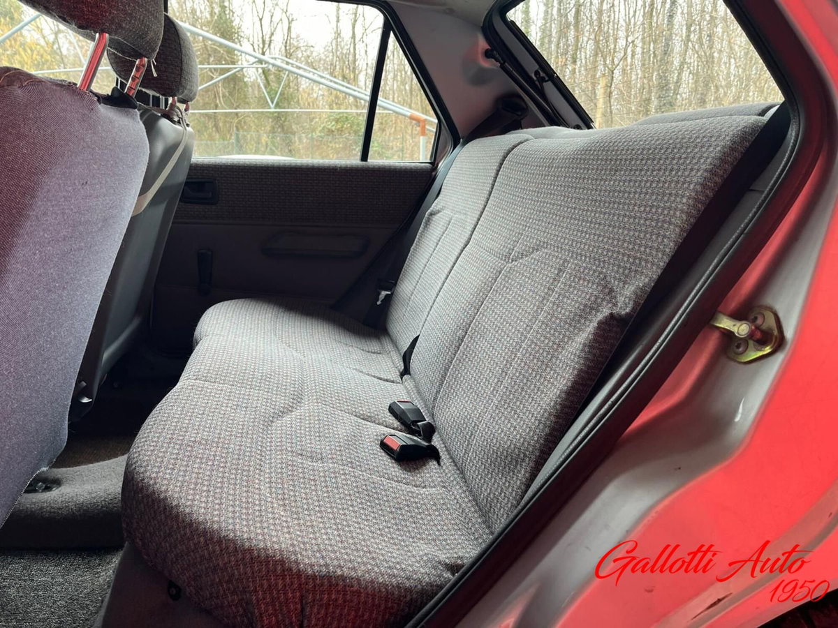 Ford Fiesta 1.1 5 porte SX (14)