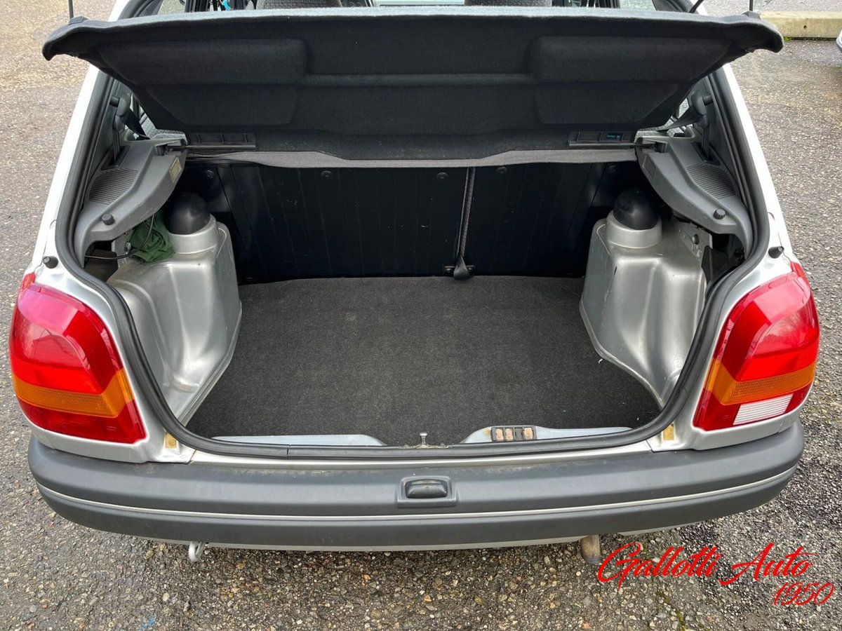 Ford Fiesta 1.1 5 porte SX (15)