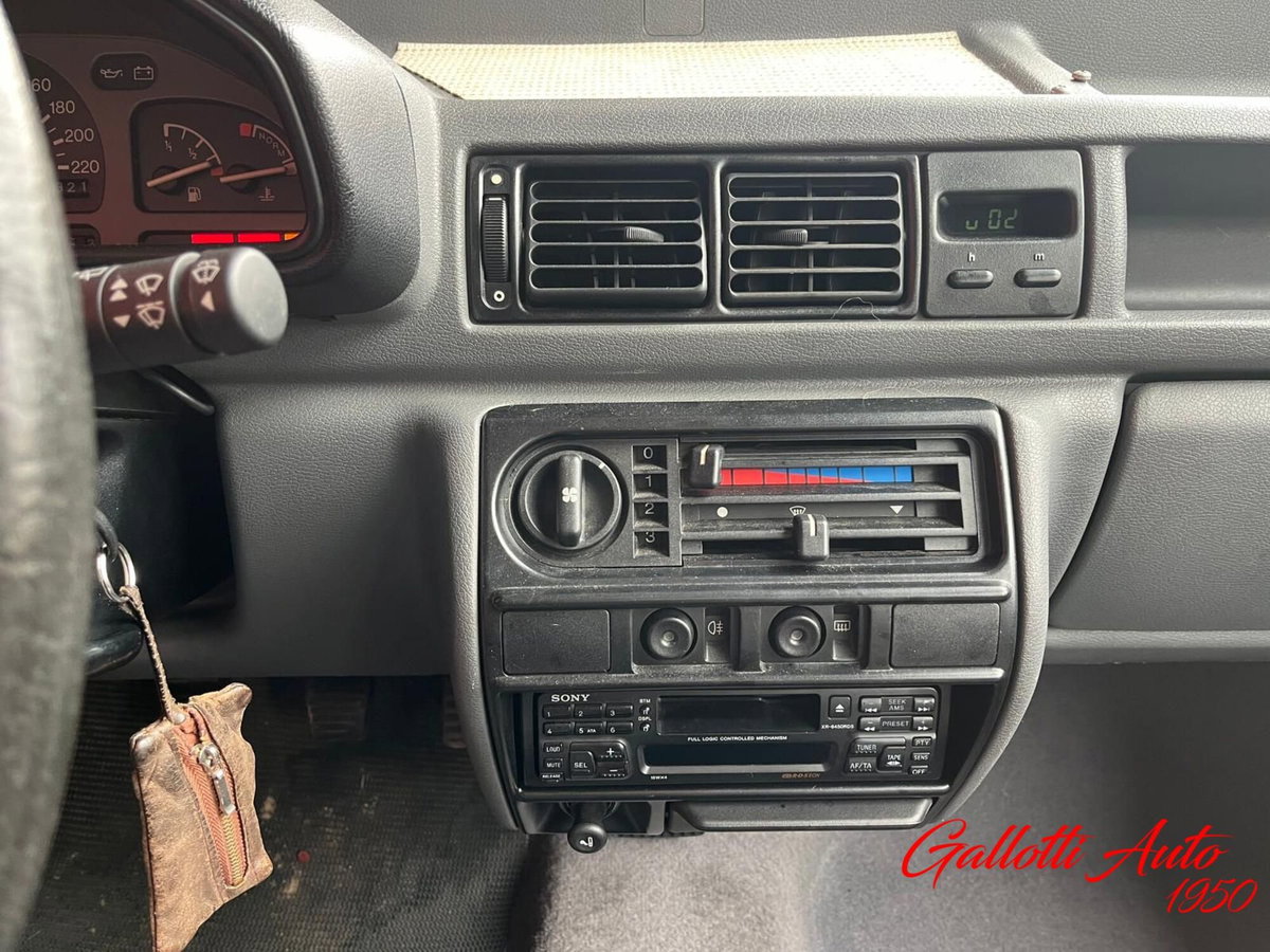 Ford Fiesta 1.1 5 porte SX (17)