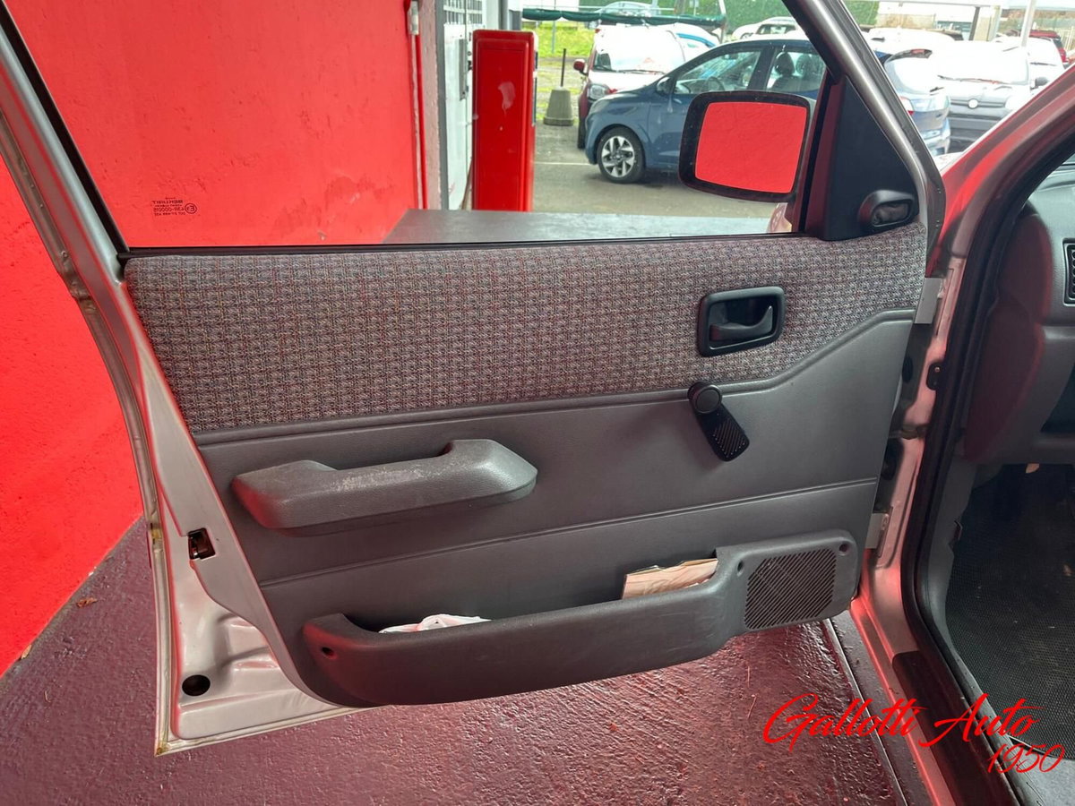 Ford Fiesta 1.1 5 porte SX (18)