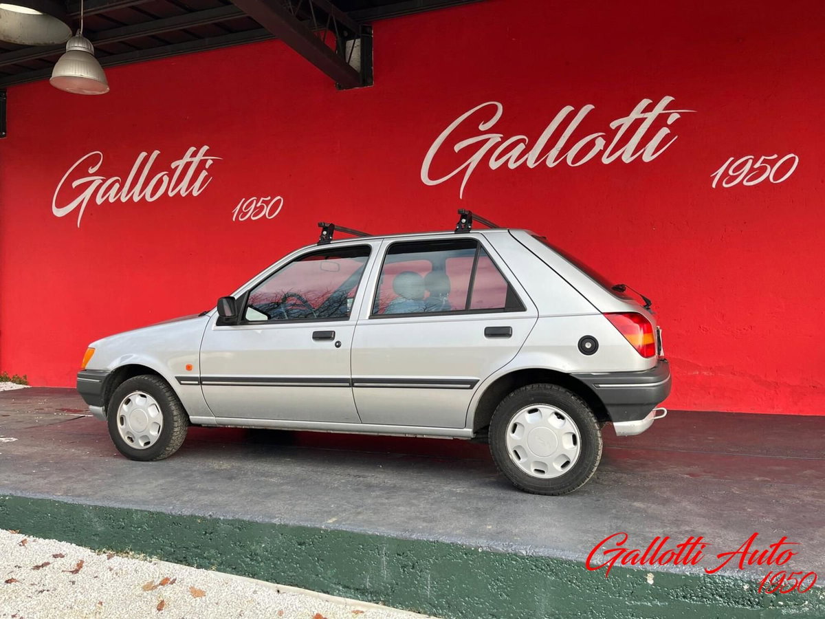 Ford Fiesta 1.1 5 porte SX (2)