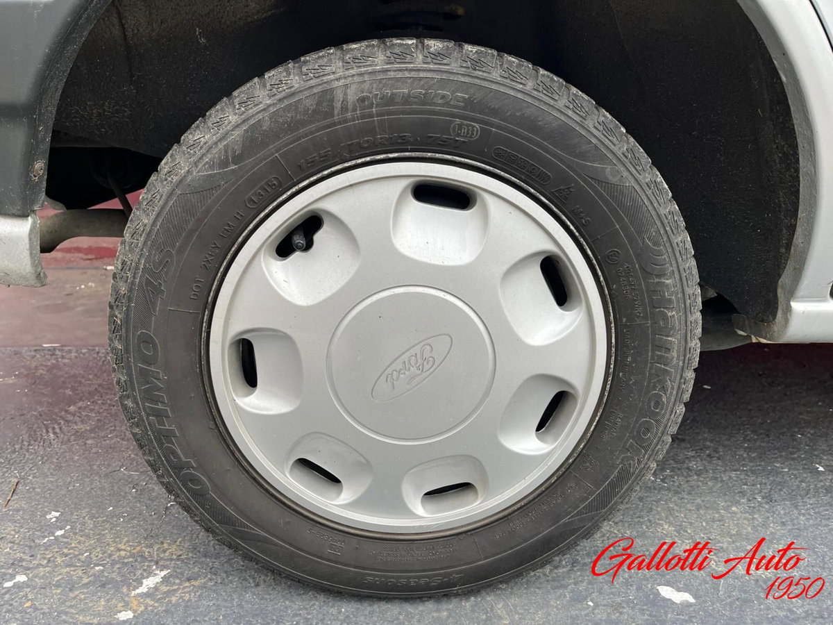Ford Fiesta 1.1 5 porte SX (20)