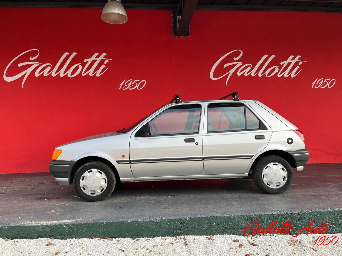 Ford Fiesta 1.1 5 porte SX (3)