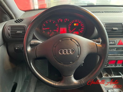 Audi A3 1.8 turbo 20V cat 3p. Ambiente (10)