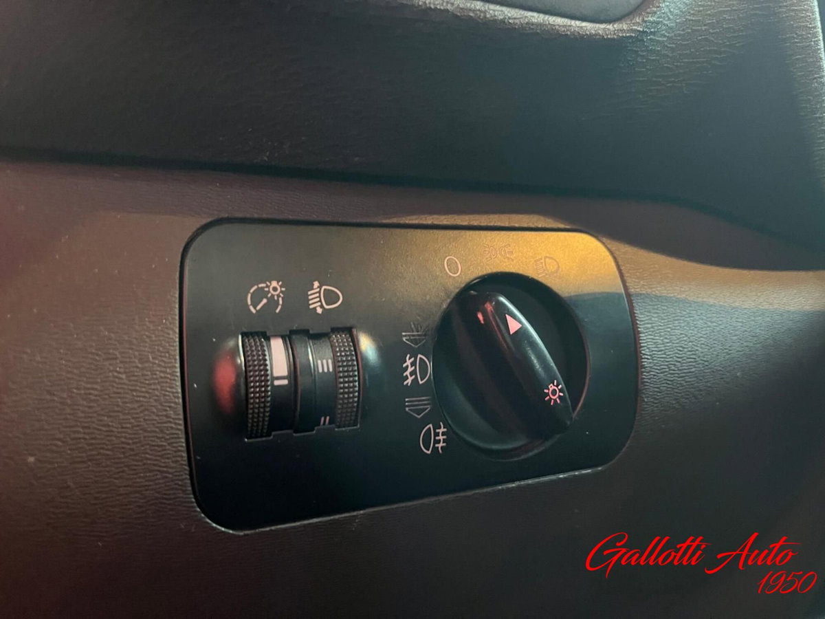 Audi A3 1.8 turbo 20V cat 3p. Ambiente (18)