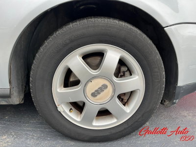 Audi A3 1.8 turbo 20V cat 3p. Ambiente (19)