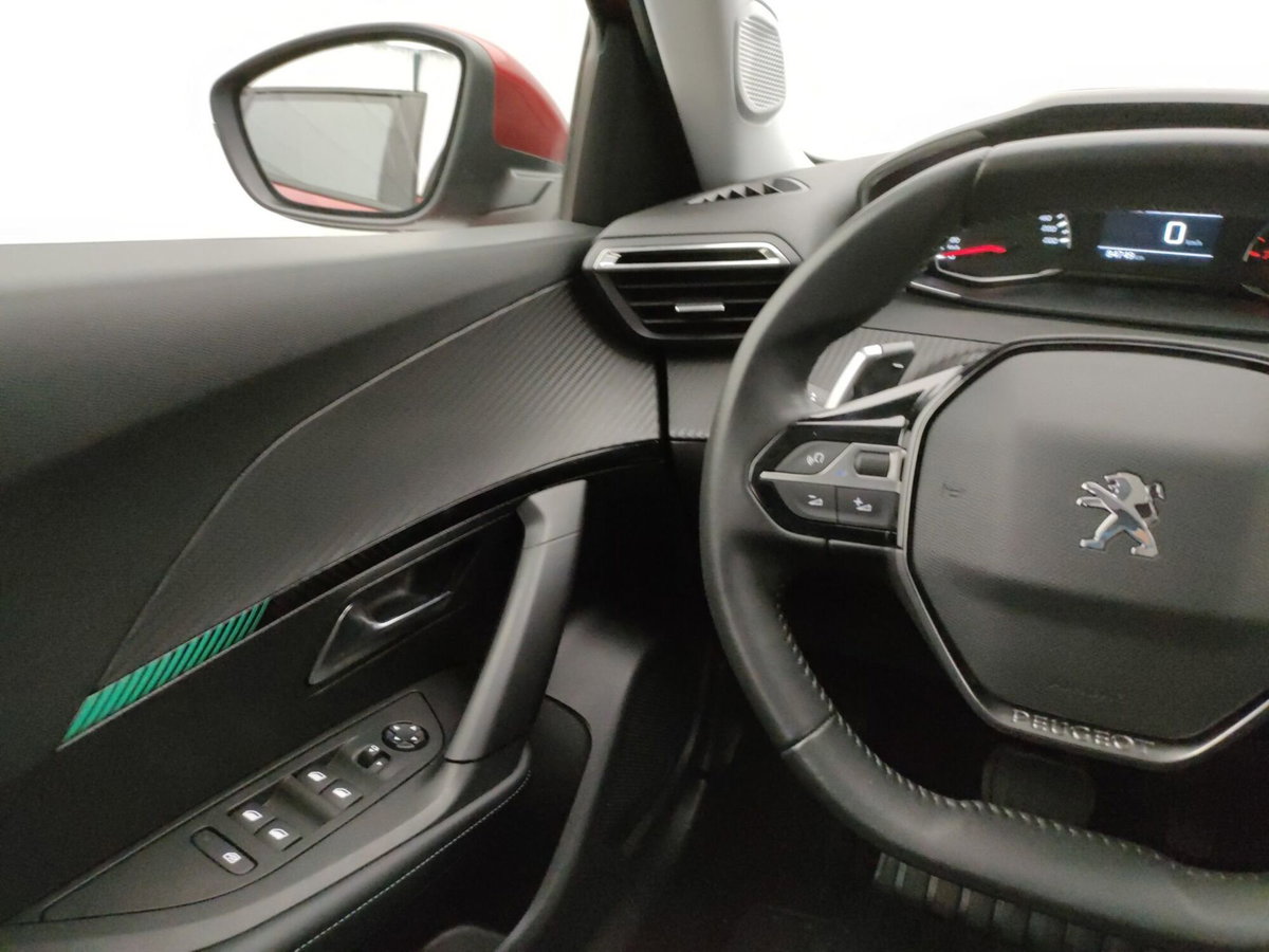Peugeot 2008 PureTech 130 S&S EAT8 Allure Pack (16)