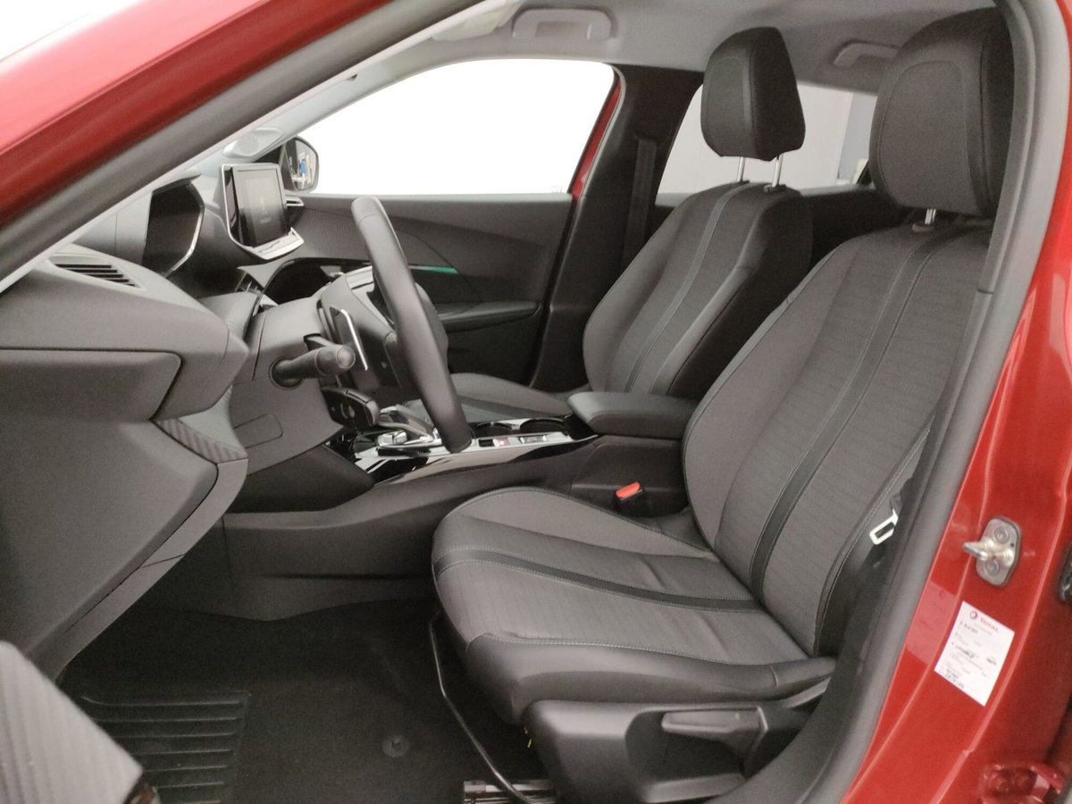 Peugeot 2008 PureTech 130 S&S EAT8 Allure Pack (7)