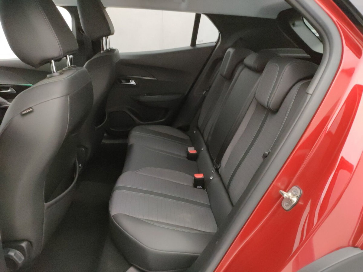 Peugeot 2008 PureTech 130 S&S EAT8 Allure Pack (8)