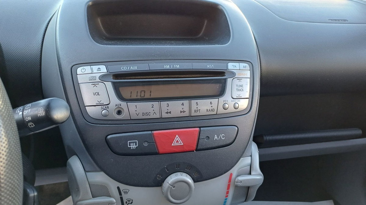 Toyota Aygo 1.0 12V VVT-i 5 porte Sol (12)