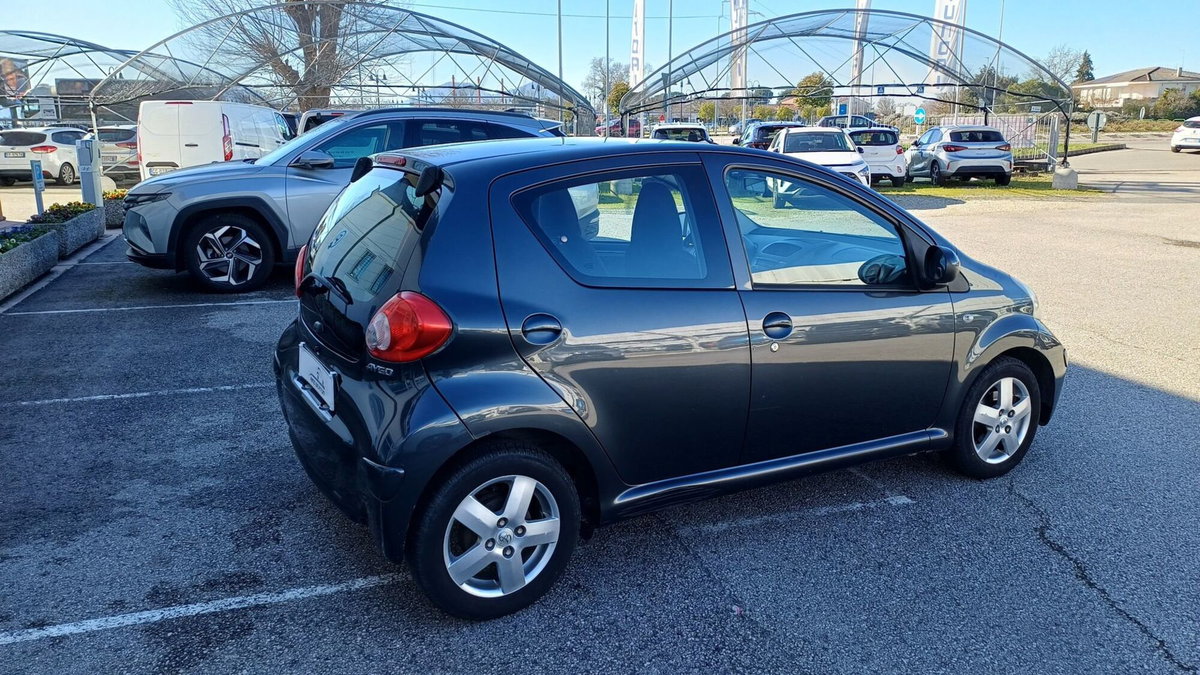 Toyota Aygo 1.0 12V VVT-i 5 porte Sol (5)