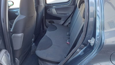 Toyota Aygo 1.0 12V VVT-i 5 porte Sol (9)