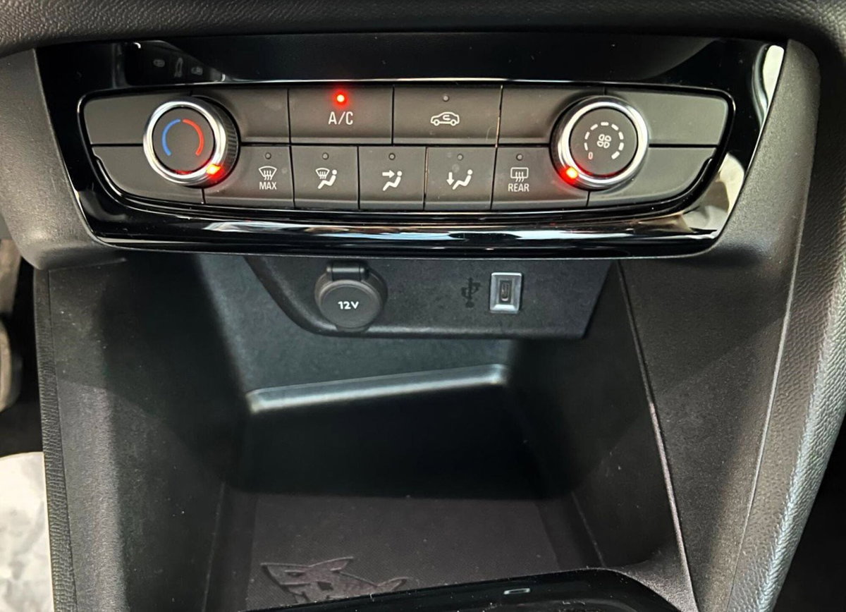 Opel Corsa 1.2 100 CV GS Line (15)