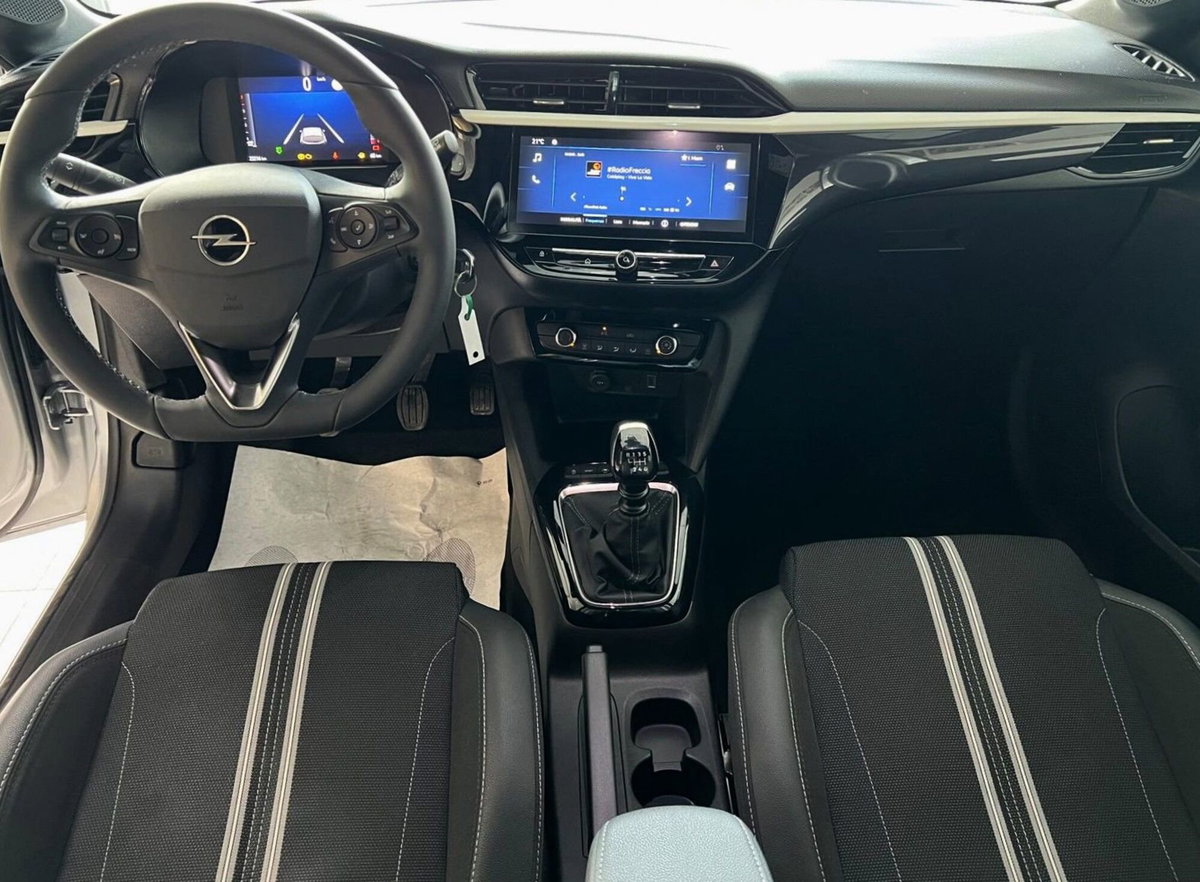 Opel Corsa 1.2 100 CV GS Line (18)