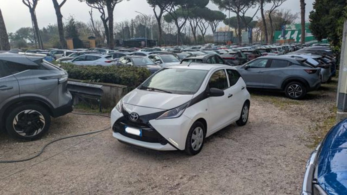 Toyota Aygo 1.0 VVT-i 69 CV 5 porte x-play