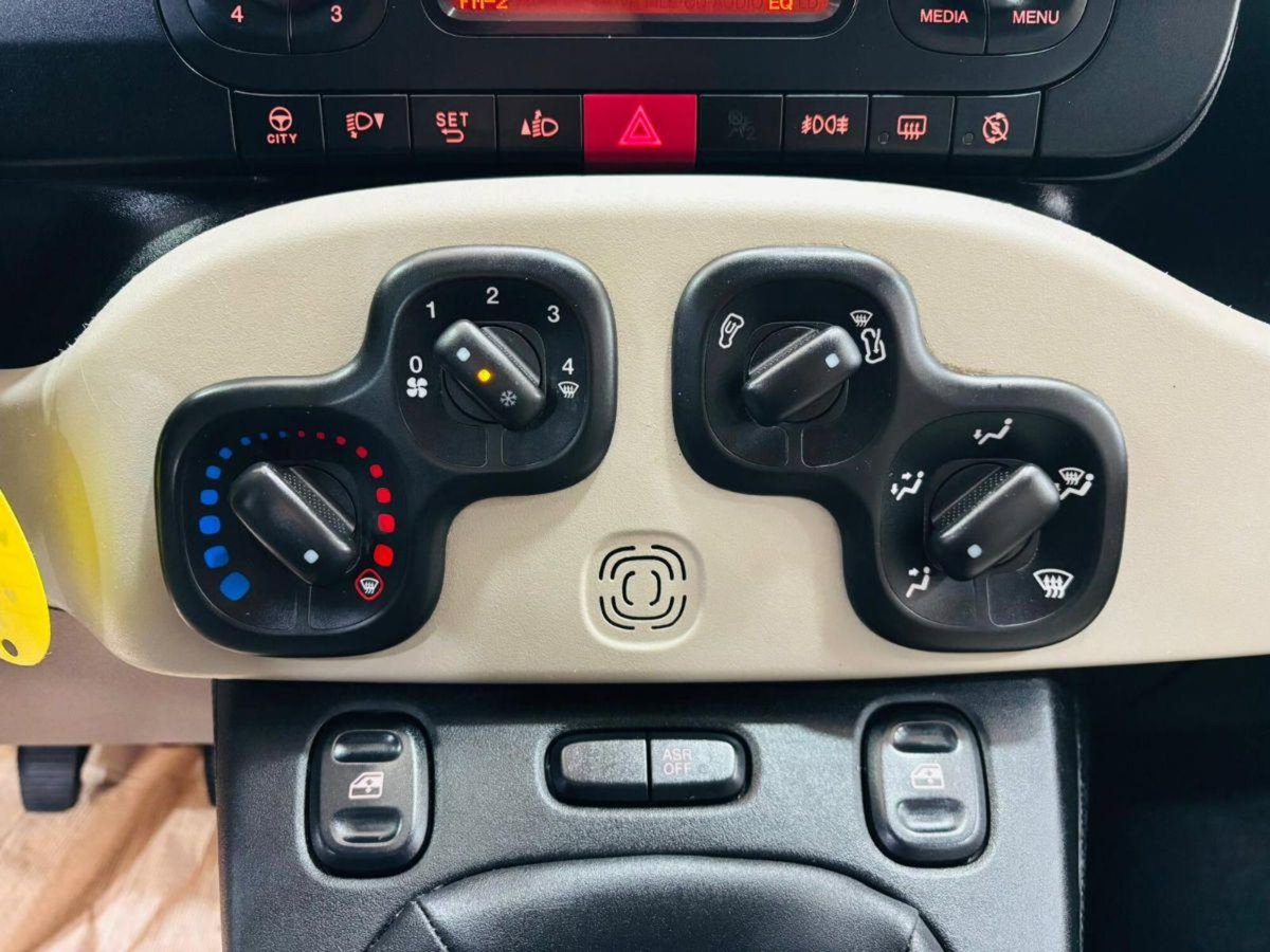 Fiat Panda 1.3 MJT 95 CV S&S Lounge (19)