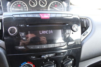Lancia Ypsilon 1.2 69 CV 5 porte Elefantino (12)