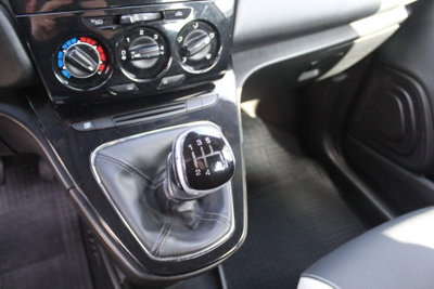 Lancia Ypsilon 1.2 69 CV 5 porte Elefantino (14)
