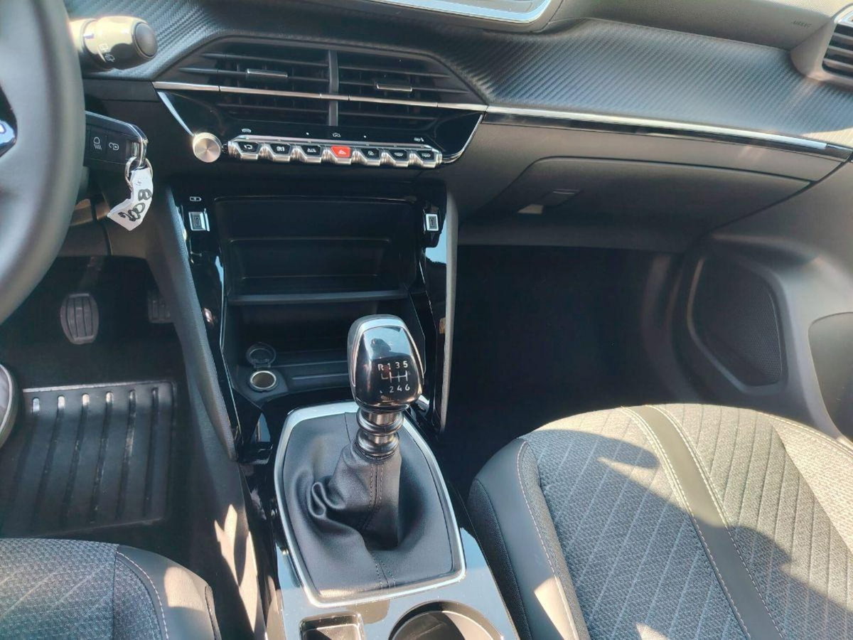 Peugeot 2008 PureTech 100 S&S Allure (10)