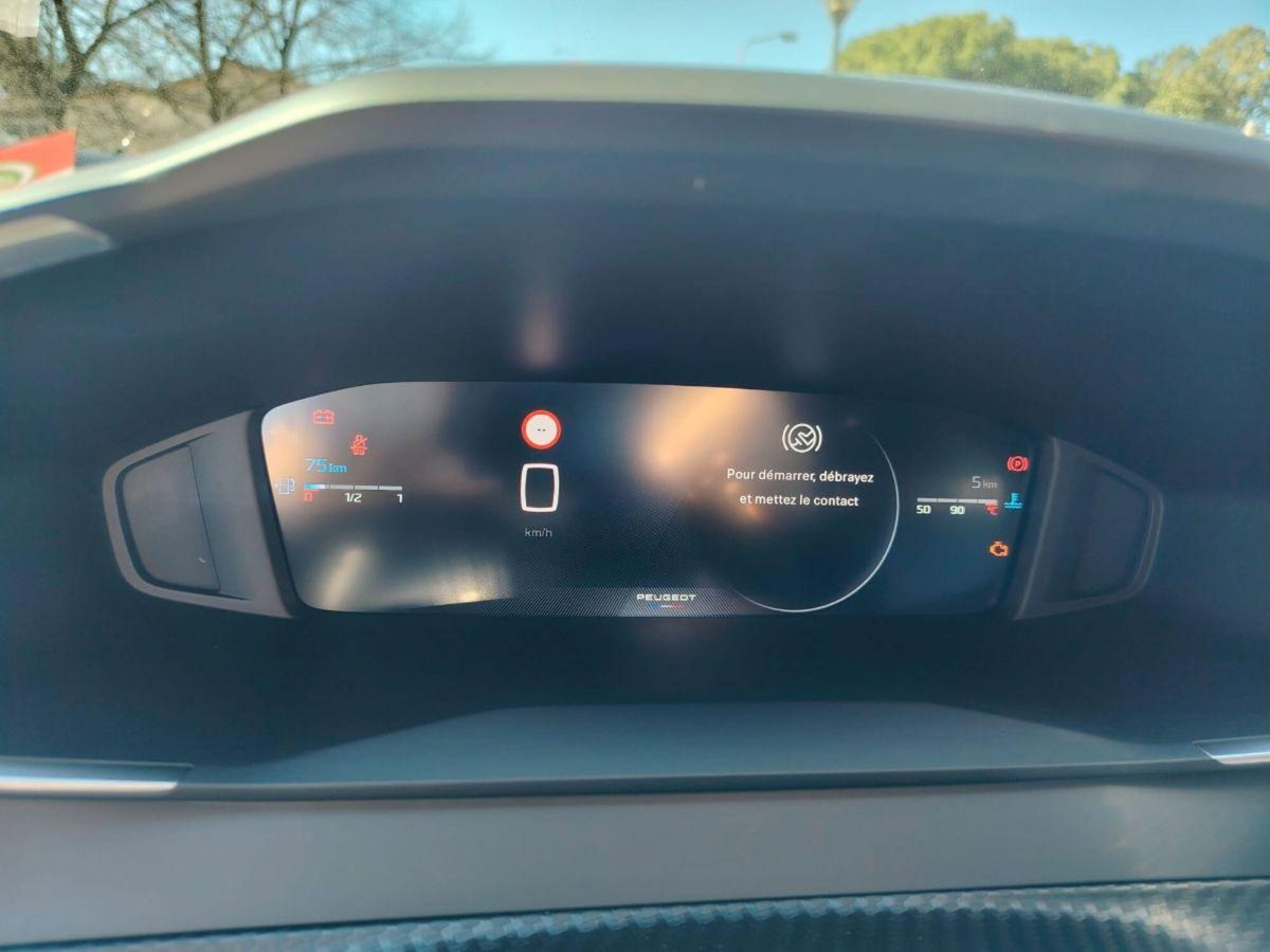 Peugeot 2008 PureTech 100 S&S Allure (14)