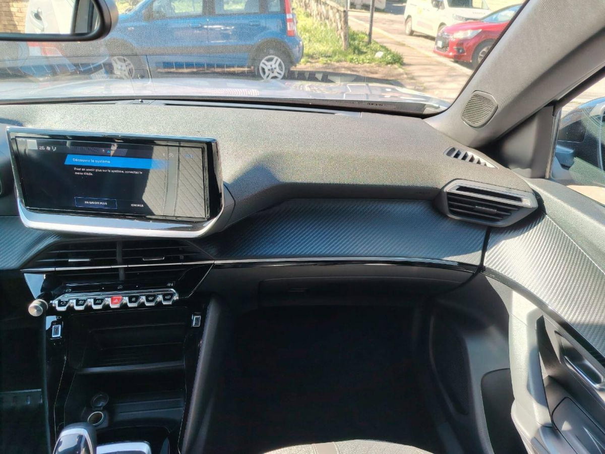 Peugeot 2008 PureTech 100 S&S Allure (15)