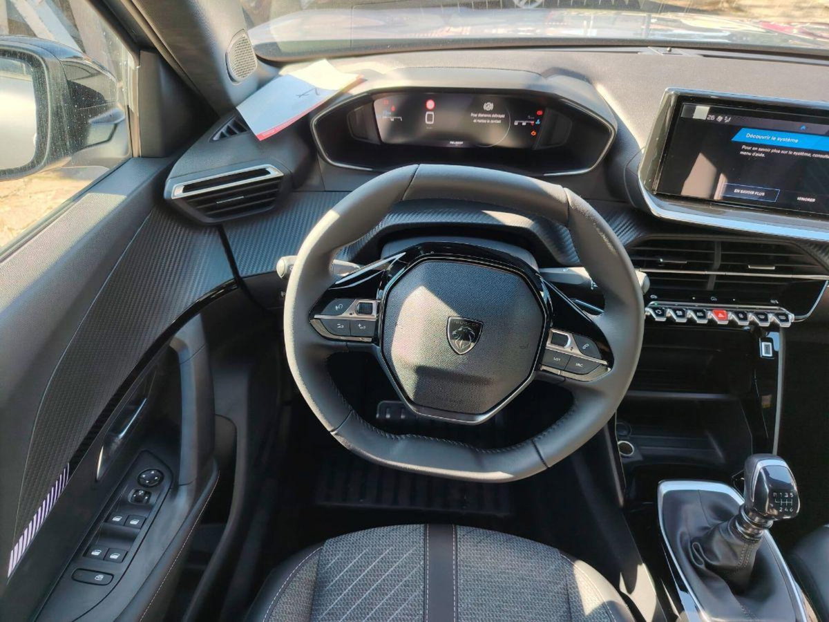 Peugeot 2008 PureTech 100 S&S Allure (7)