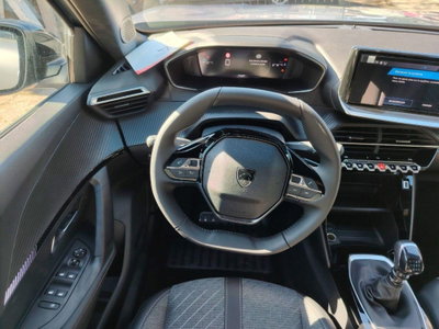Peugeot 2008 PureTech 100 S&S Allure (7)