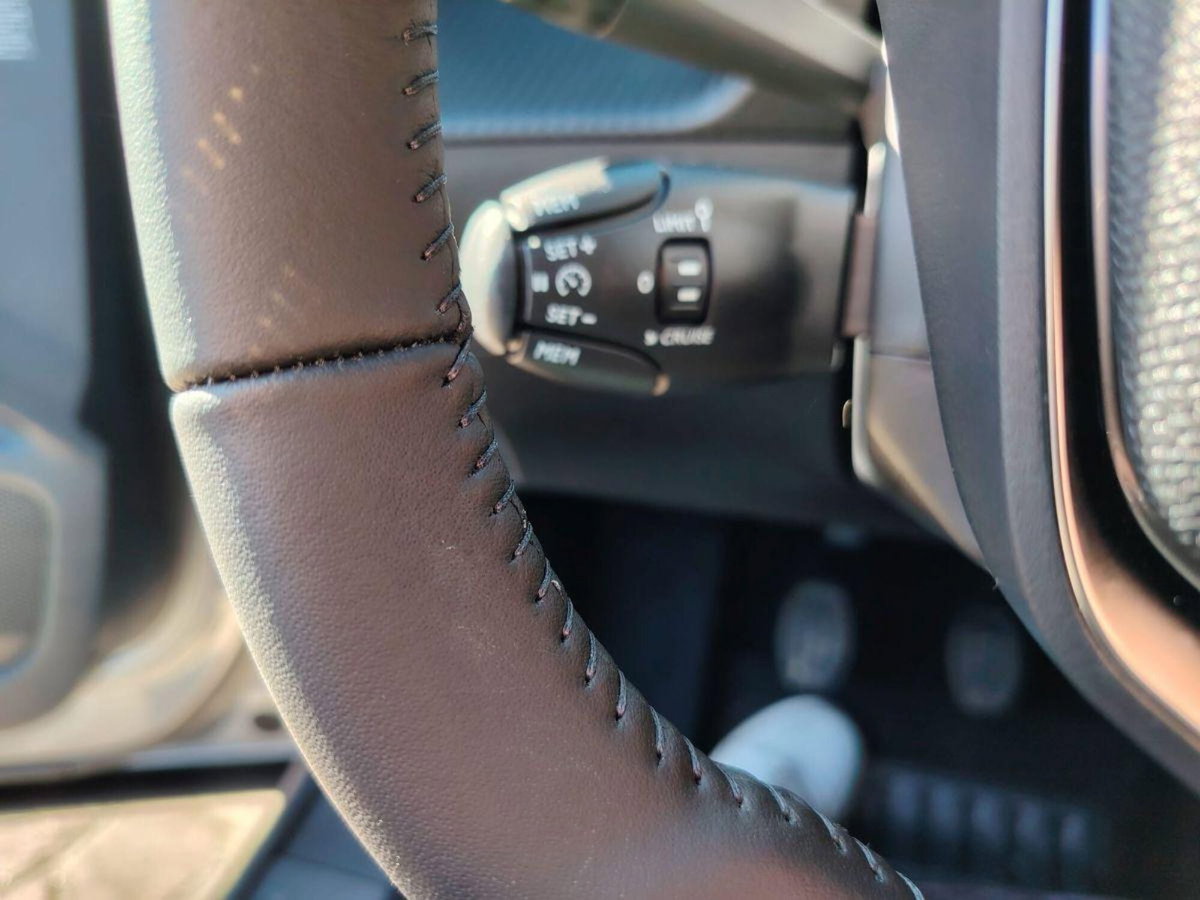 Peugeot 2008 PureTech 100 S&S Allure (9)
