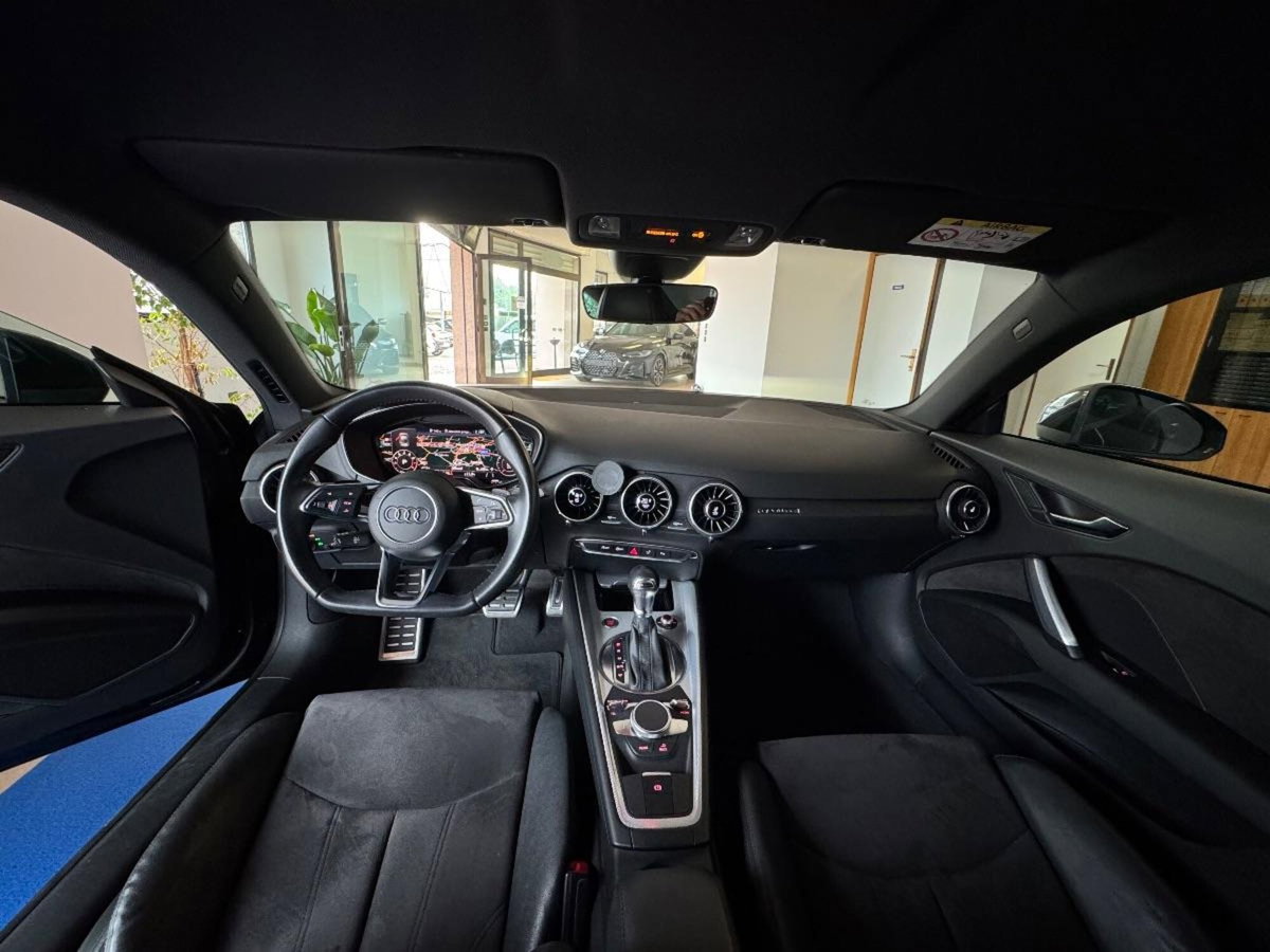 Audi TT Coupé 2.0 TFSI quattro S tronic Design (10)