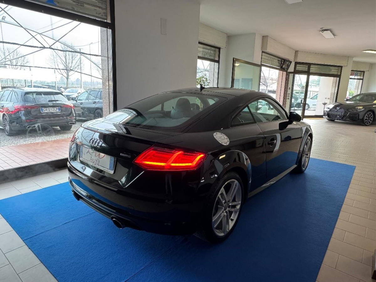 Audi TT Coupé 2.0 TFSI quattro S tronic Design (5)