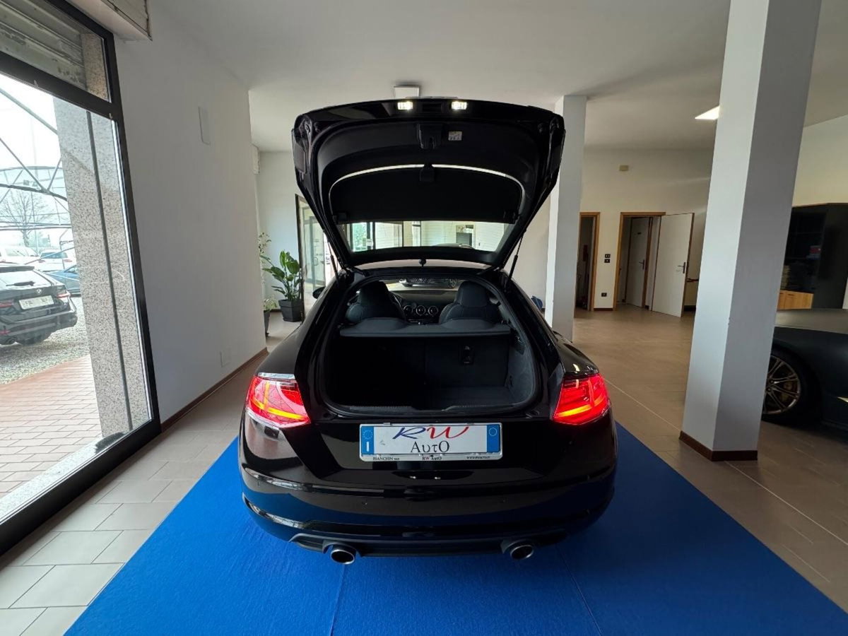 Audi TT Coupé 2.0 TFSI quattro S tronic Design (8)