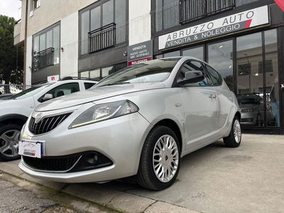 Lancia Ypsilon 1.0 FireFly 5 porte S&S Hybrid Silver Plus usata