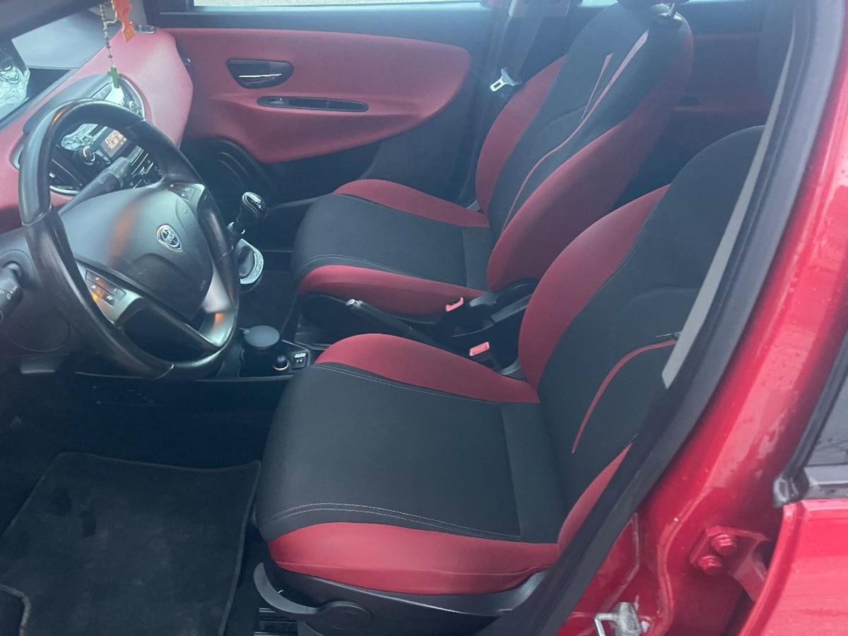 Lancia Ypsilon 1.3 MJT 16V 95 CV 5 porte S&S Silver (10)