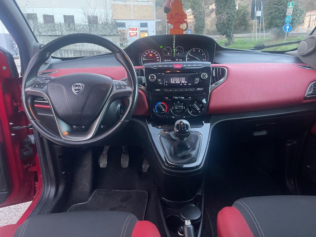 Lancia Ypsilon 1.3 MJT 16V 95 CV 5 porte S&S Silver (13)