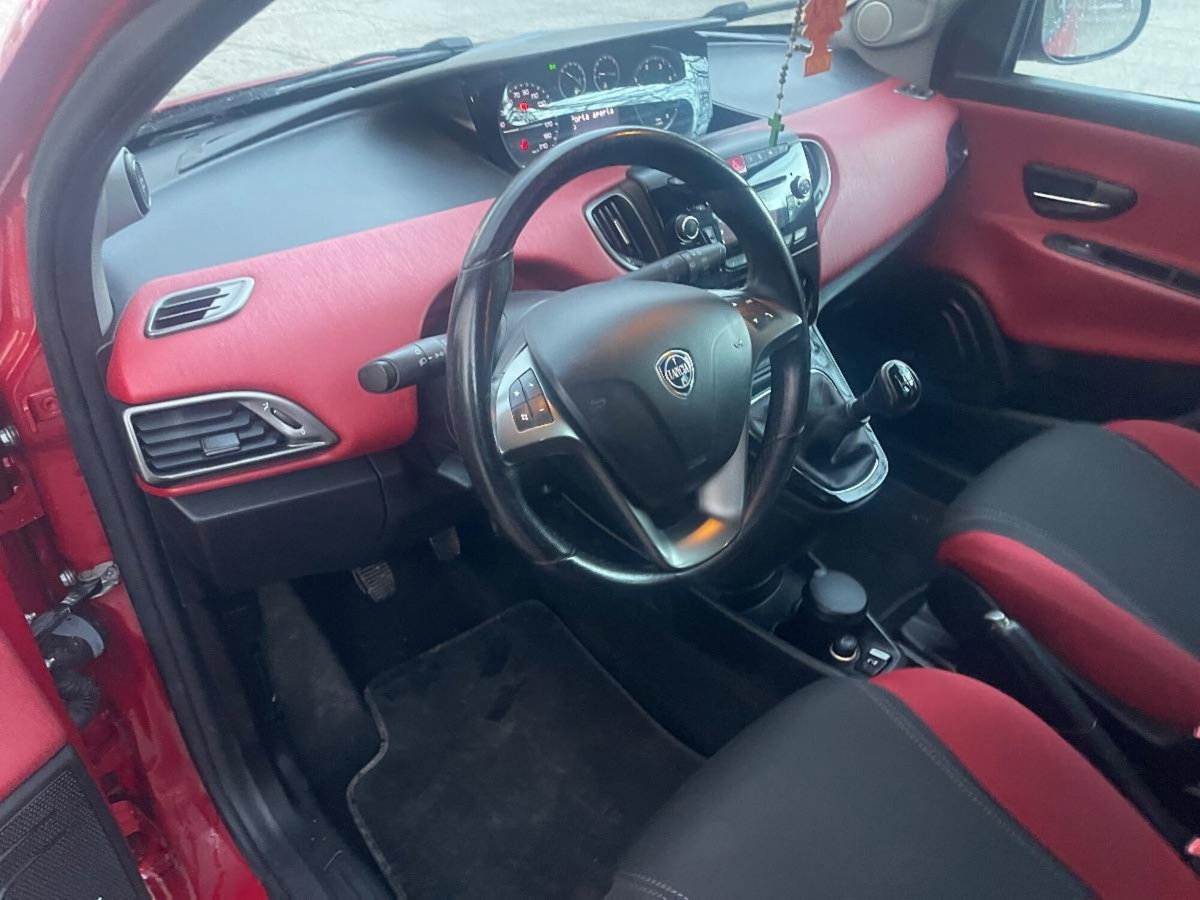 Lancia Ypsilon 1.3 MJT 16V 95 CV 5 porte S&S Silver (9)