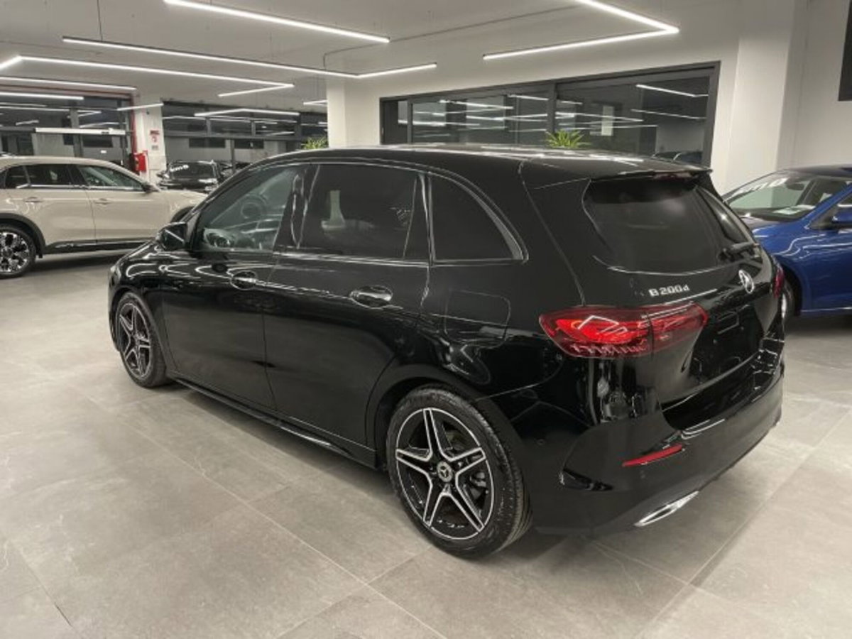 Mercedes-Benz Classe B 200 d Premium (9)