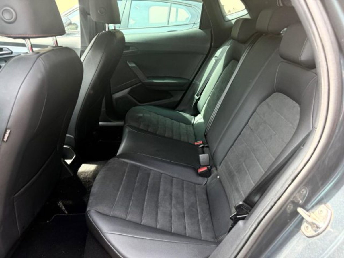SEAT Ibiza 1.0 TGI 5 porte FR (10)