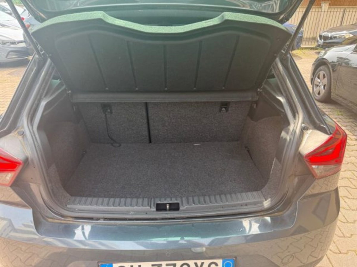 SEAT Ibiza 1.0 TGI 5 porte FR (7)