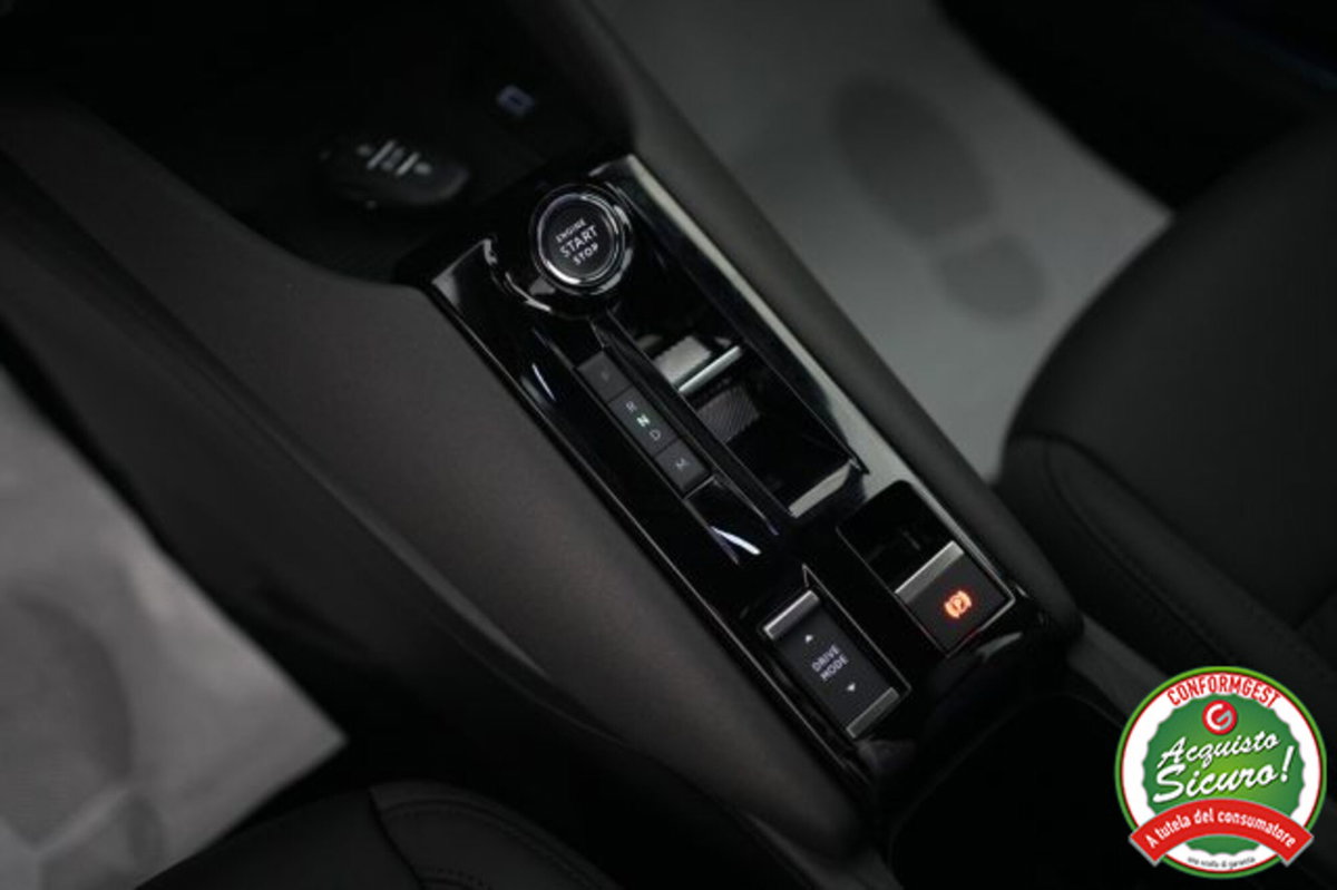 Alfa Romeo Junior 1.2 ibrida Speciale 145cv edct6 (10)