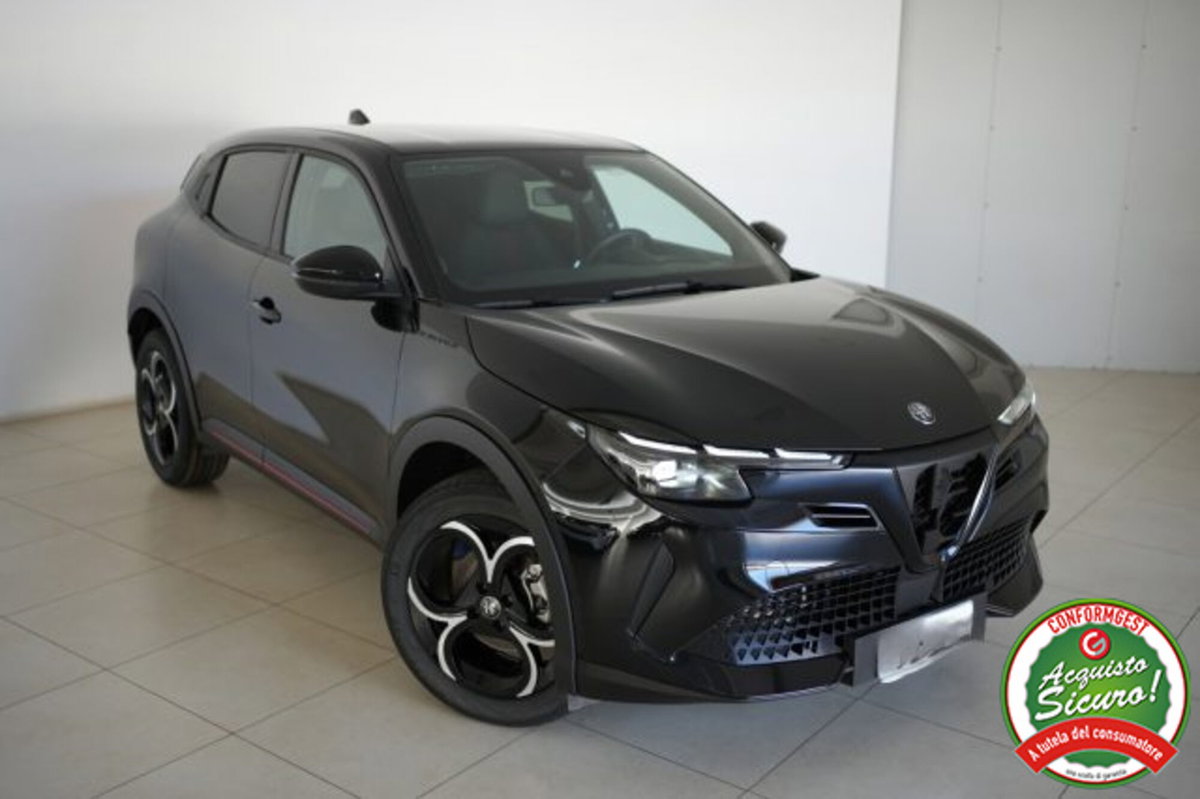 Alfa Romeo Junior 1.2 ibrida Speciale 145cv edct6 (2)