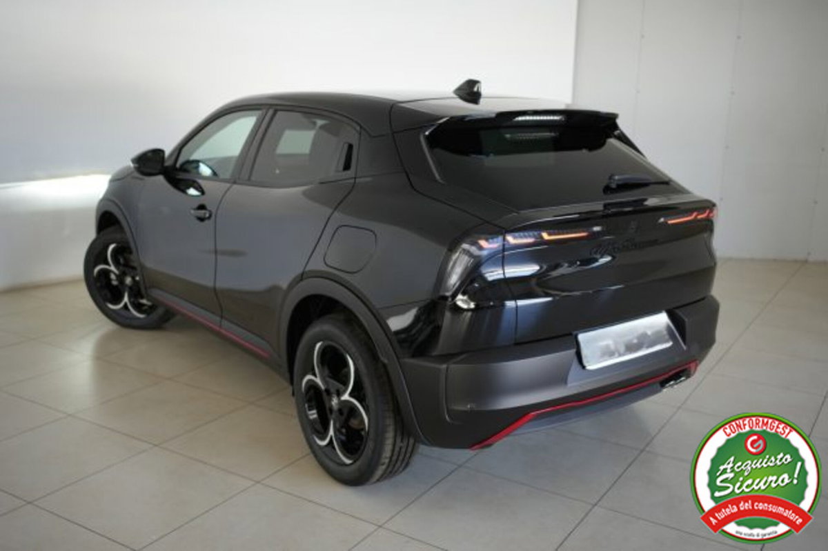 Alfa Romeo Junior 1.2 ibrida Speciale 145cv edct6 (3)