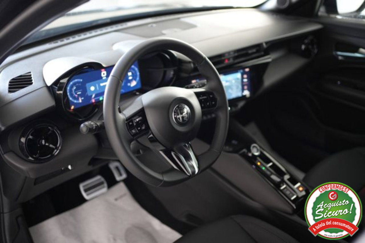 Alfa Romeo Junior 1.2 ibrida Speciale 145cv edct6 (5)