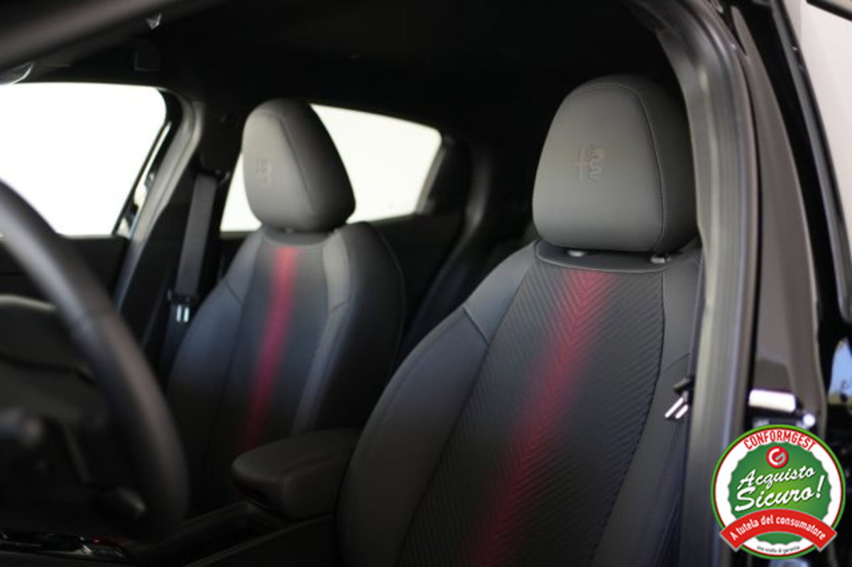 Alfa Romeo Junior 1.2 ibrida Speciale 145cv edct6 (8)
