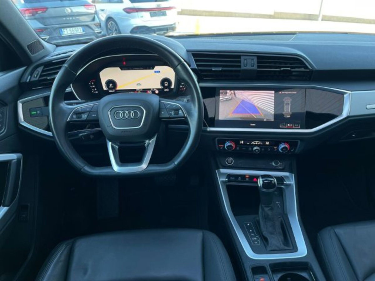 Audi Q3 Sportback 35 2.0 tdi Identity Black s-tronic (11)
