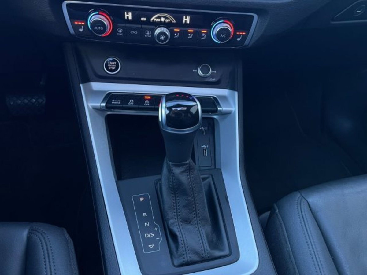 Audi Q3 Sportback 35 2.0 tdi Identity Black s-tronic (13)