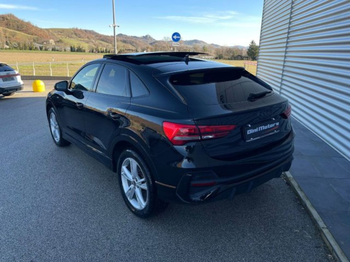Audi Q3 Sportback 35 2.0 tdi Identity Black s-tronic (6)