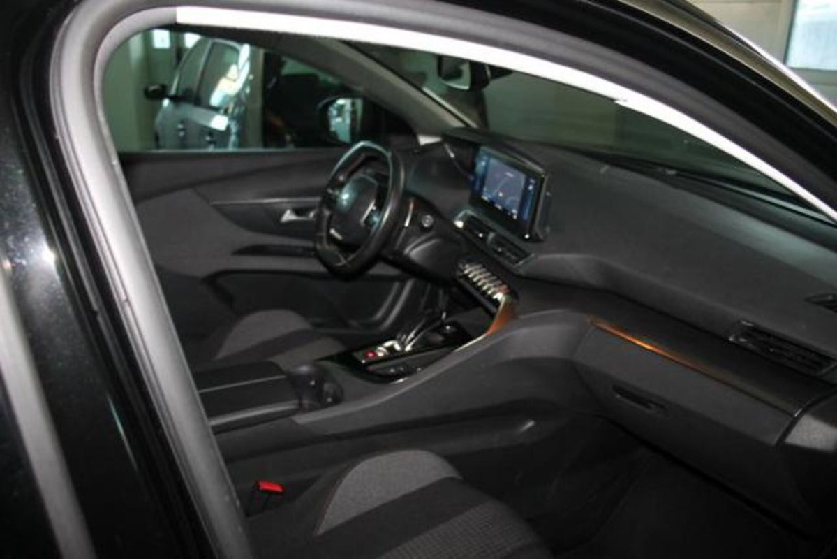 Peugeot 3008 BlueHDi 130 S&S Active Business (7)