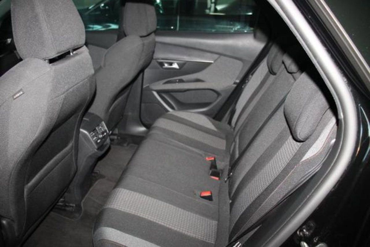 Peugeot 3008 BlueHDi 130 S&S Active Business (9)