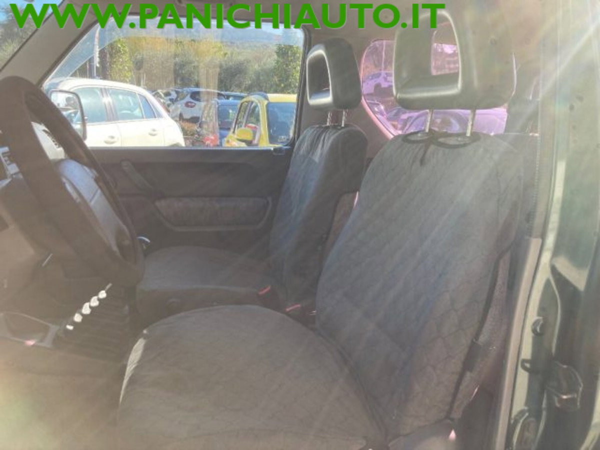 Suzuki Jimny 1.3i 16V cat JX (9)